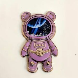 6D Astronaut Bear Kickstand
